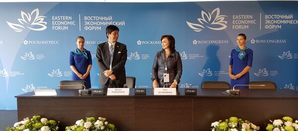 古澤実社長とサハリン州政府のヴェーラ・シェルビナ議長 古澤実社長とサハリン州政府のヴェーラ・シェルビナ議長 - Sputnik 日本