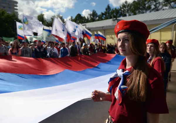 ノヴォシビルスクの中央公園でロシア連邦国旗の日の祝い ノヴォシビルスクの中央公園でロシア連邦国旗の日の祝い - Sputnik 日本