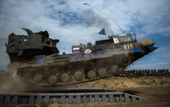ロシア軍のロータリーエンジン型塹壕シャベルカー、MDK-3の乗組員 ロシア軍のロータリーエンジン型塹壕シャベルカー、MDK-3の乗組員 - Sputnik 日本
