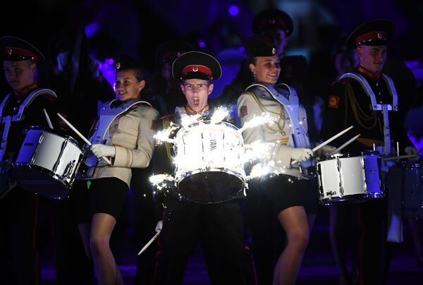 モスクワ軍楽学校のオーケストラ、国際軍楽フェスティバル「スパスカヤ塔２０１６」の開幕式に出演 - Sputnik 日本