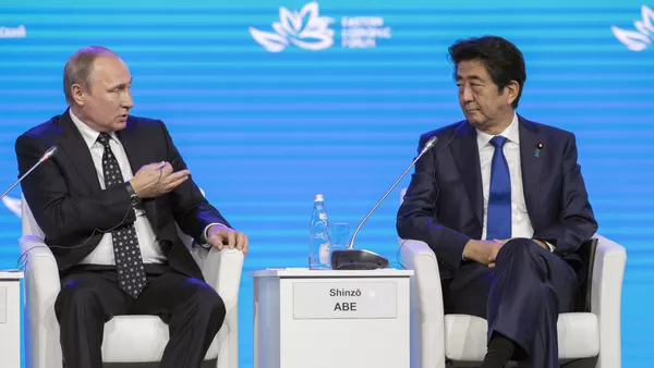 安倍首相　ウラジオで年1回会談するようプーチン大統領に提案 - Sputnik 日本