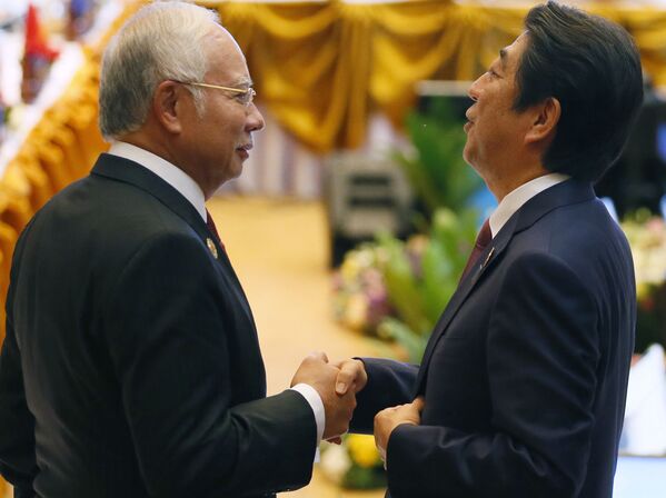 マレーシアのラザク首相と日本の安倍首相。 - Sputnik 日本
