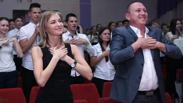Прокурор Республики Крым Наталья Поклонская во время посещения гимназии №1 в Керчи - Sputnik 日本