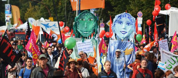 ドイツ各地でTTIPに反対する集会、16万人以上が参加 ドイツ各地でTTIPに反対する集会、16万人以上が参加 - Sputnik 日本