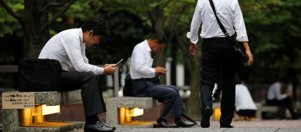 過労死防止大綱を閣議決定 勤務間インターバルを促進 過労死防止大綱を閣議決定 勤務間インターバルを促進 - Sputnik 日本