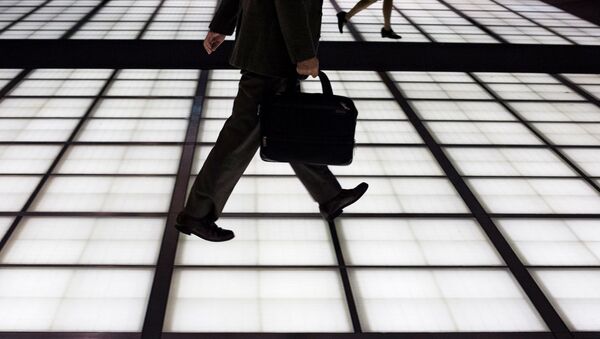 日本　男性国家公務員の育休取得率、初めて50％超える - Sputnik 日本