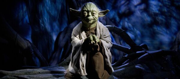 サウジアラビアの教科書に故国王と「ヨーダ」が並んで座った写真が掲載され、教科書の回収が始まる サウジアラビアの教科書に故国王と「ヨーダ」が並んで座った写真が掲載され、教科書の回収が始まる - Sputnik 日本