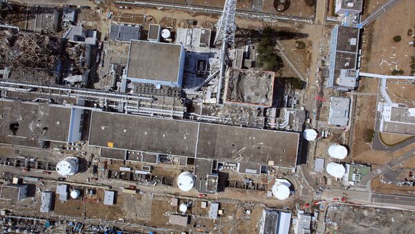 Вид сверху на разрушенную АЭС Фукусима-1 - Sputnik 日本
