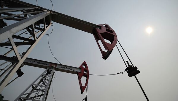 石油価格、エネルギー会議の結果待ちで上昇 - Sputnik 日本