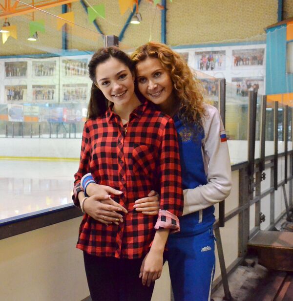 エフゲニア・メドベージェワ選手、コーチと - Sputnik 日本