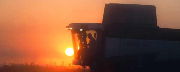 コンバイン - Sputnik 日本