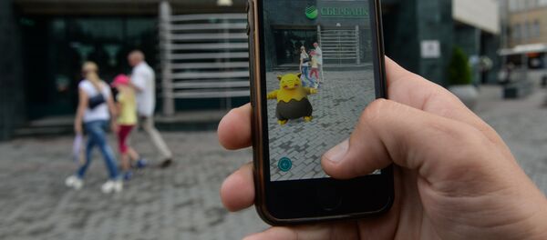 ポケモンハンター警告の道路標識がペテルブルク中心に出現(写真) ポケモンハンター警告の道路標識がペテルブルク中心に出現(写真) - Sputnik 日本