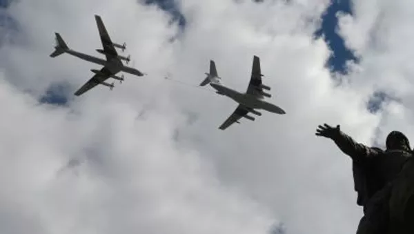 モスクワ上空を軍用機が飛行 - Sputnik 日本