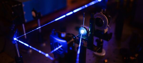 日本の専門化指導の下、ロシア学者が鉄より丈夫なガラスを開発 日本の専門化指導の下、ロシア学者が鉄より丈夫なガラスを開発 - Sputnik 日本