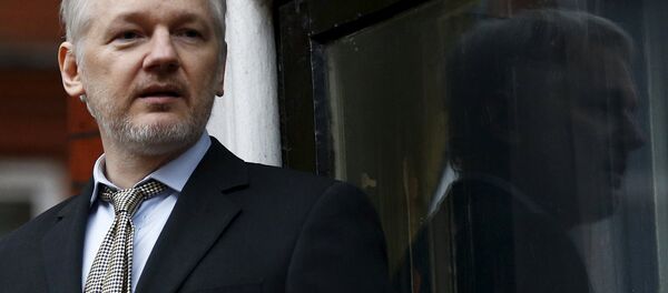 エクアドル、アサンジ氏のネット切断理由を説明 - Sputnik 日本