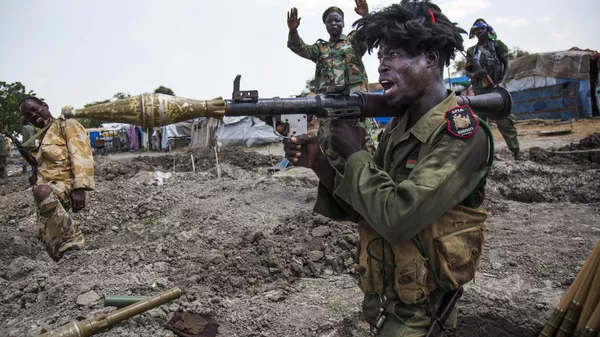 反政府武装組織の兵隊