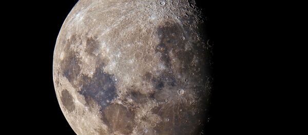 月の北極点で巨大建造物発見 月の北極点で巨大建造物発見 - Sputnik 日本