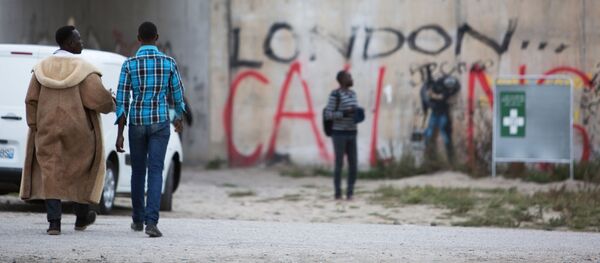 仏 カレー市長が移民への食糧配給を禁ず 仏 カレー市長が移民への食糧配給を禁ず - Sputnik 日本