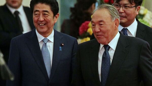 カザフスタンのナザルバエフ大統領と安部総理。アーカイブ写真。 - Sputnik 日本