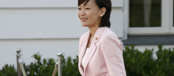 安倍首相夫人、メラ二ア氏との記念写真をフェイスブックに【写真】 - Sputnik 日本