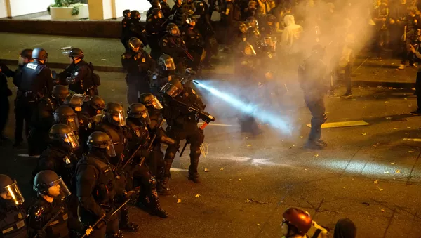 米国　トランプ反対デモ隊に何者かが発砲　（写真） - Sputnik 日本