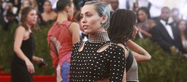 マイリー・サイラス - Sputnik 日本