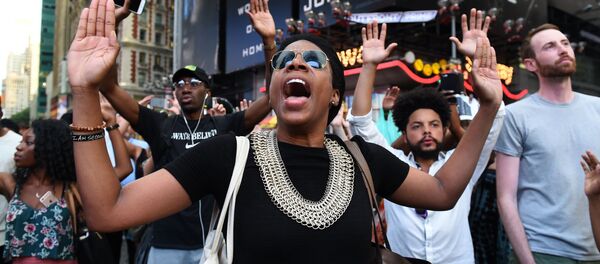 ワシントン誕生日、米各地で反トランプデモ　赤ちゃんも参加 - Sputnik 日本