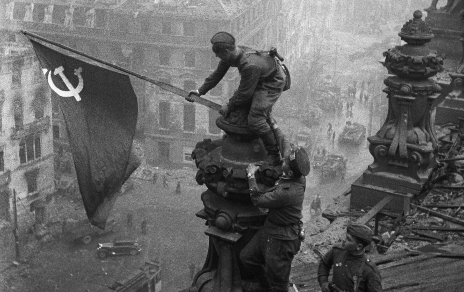 第二次世界大戦 ベルリン陥落  写真集「Berlin 1945」ベルリン