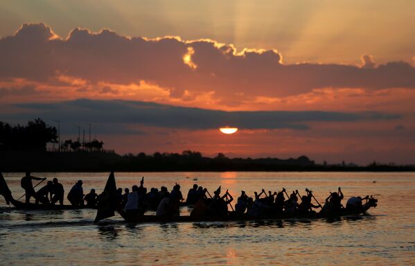 カンボジア、トンレサップ湖の水祭 - Sputnik 日本