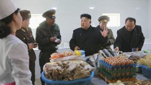 Лидер Северной Кореи Ким Чен Ын во время инспекции 1016-ой части Военно-воздушных и противовоздушных войск Корейской народной армии - Sputnik 日本