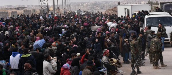 アレッポ、武装戦闘員掌握地区から民間人6千人近くが脱出 アレッポ、武装戦闘員掌握地区から民間人6千人近くが脱出 - Sputnik 日本