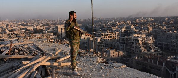シリア軍の兵士、アレッポで シリア軍の兵士、アレッポで - Sputnik 日本