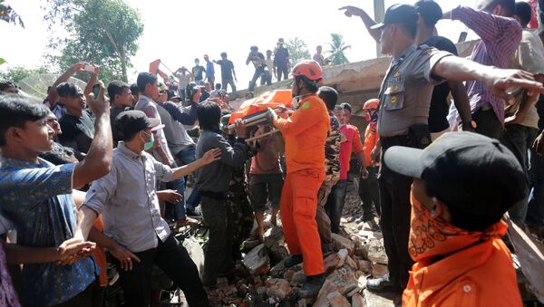 インドネシアでの地震、死者50人以上に - Sputnik 日本