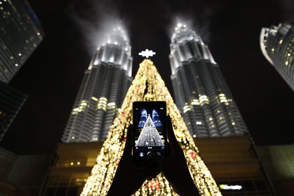 マレーシア・クアラルンプールの新年のツリー。 - Sputnik 日本