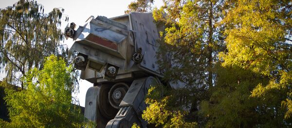 英国の発明家、「スター・ウォーズ」の巨大歩行ロボットを制作 - Sputnik 日本