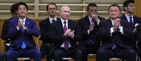 プーチン、安倍両首脳会談:SNSでのコメントに対するメディアのタイトル プーチン、安倍両首脳会談:SNSでのコメントに対するメディアのタイトル - Sputnik 日本