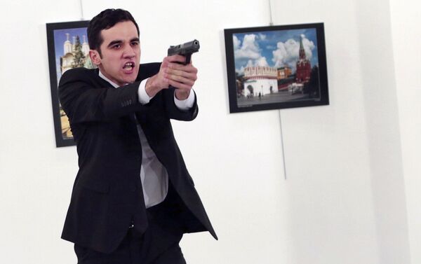 トルコ駐在ロシア大使に発砲した犯人、 アンカラのギャラリーで - Sputnik 日本