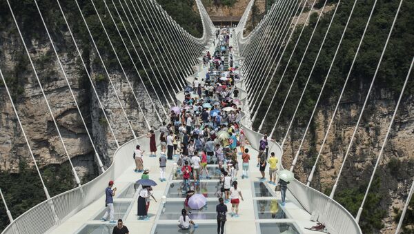 中国の新しいガラス橋は危険か？ - Sputnik 日本