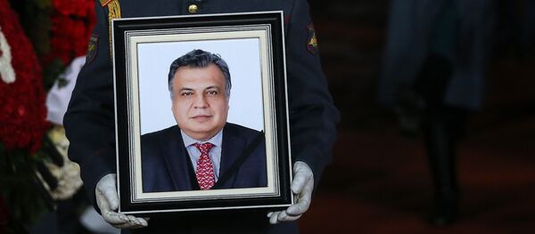 駐トルコロシア大使アンドレイ・カルロフ氏の遺体を乗せた飛行機がモスクワで迎えられる - Sputnik 日本