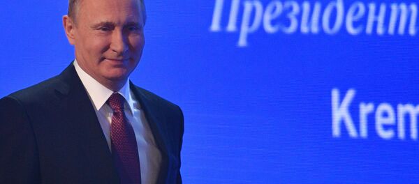 プーチン大統領、海の天使と悪魔の戦いを自分の仕事に例える プーチン大統領、海の天使と悪魔の戦いを自分の仕事に例える - Sputnik 日本
