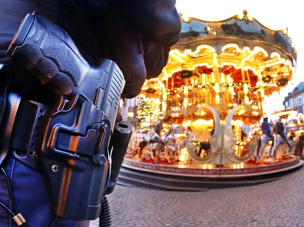 ベルリンのクリスマス・マーケット・テロ事件後、欧州では人が集まる場所での警備が強化。 ベルリンのクリスマス・マーケット・テロ事件後、欧州では人が集まる場所での警備が強化。 - Sputnik 日本