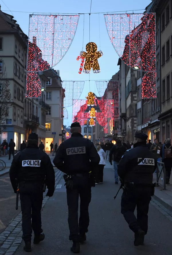 Полиция патрулирует Рождествен仏治安維持機関はクリスマス、お正月の祭日期間の安全確保のために防犯措置としての拘束を行なう。скую ярмарку в Страсбурге Полиция патрулирует Рождествен仏治安維持機関はクリスマス、お正月の祭日期間の安全確保のために防犯措置としての拘束を行なう。скую ярмарку в Страсбурге - Sputnik 日本