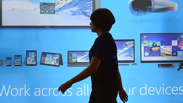 Рекламный баннер новой оперативной системы Windows 10 в Сеуле - Sputnik 日本