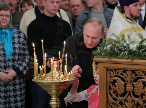 降誕祭の礼拝に参加したプーチン大統領 - Sputnik 日本