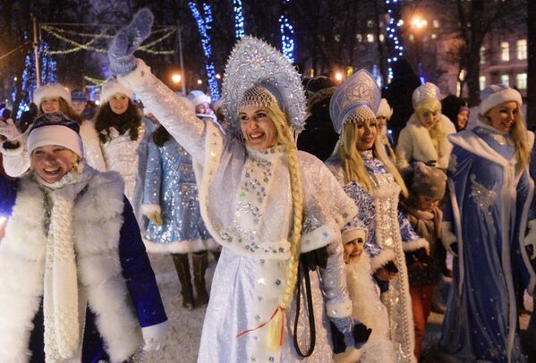モスクワの雪娘パレードは今年で３度目 - Sputnik 日本