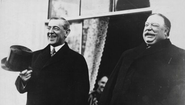 Новоизбранный президент Вудро Вильсон и действующий президент Тафт в Белом доме перед инаугурацией Вильсона, 1913 год - Sputnik 日本