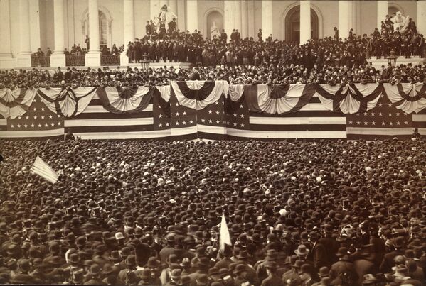 1885年、ワシントンのアメリカ合衆国議会議事堂で第22代米大統領グロバー・クリーブランドが就任演説をしている。 - Sputnik 日本