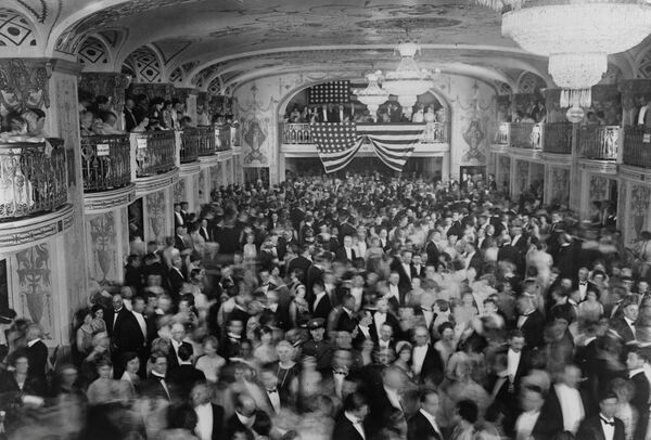 1929年、ワシントンのメイフラーワーホテルで、第31代米大統領ハーバート・フーヴァーが就任式ダンスパーティで - Sputnik 日本