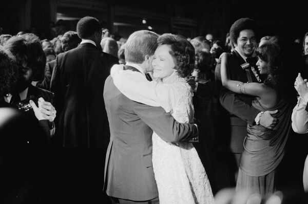 1977年、ジミー・カーターとロザリン・カーターが就任式ダンスパーティで - Sputnik 日本