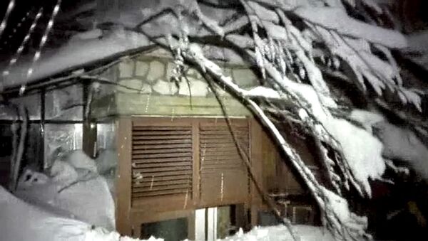 Отель Ригопьяно ди Фариндола в Италии после схода снежной лавины - Sputnik 日本